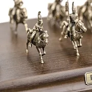 На память: Диорама «Русские драгуны 1812 г.» из бронзы и ясеня, 1:72 — фотография 2
