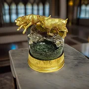 Пепельница "Гончие". Позолоченная — оригинальный подарок — фотография 1