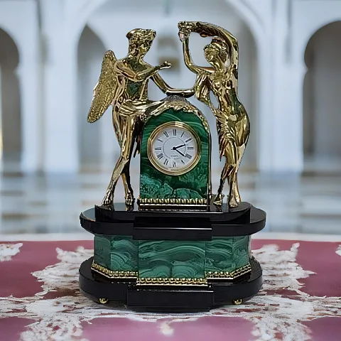Каминные часы «Амур и Психея» из малахита — красивый подарок