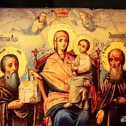 На память: Икона Богоматери "Домостроительница" +подставка — фотография 10