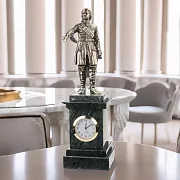 Подарочные настольные часы «Пётр I» на змеевике — фотография 1