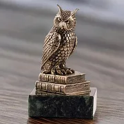 Статуэтка «Сова» на книгах и змеевике — оригинальный подарок — фотография 1