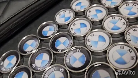 Комплект стальных фишек для нард «BMW» — оригинальный подарок
