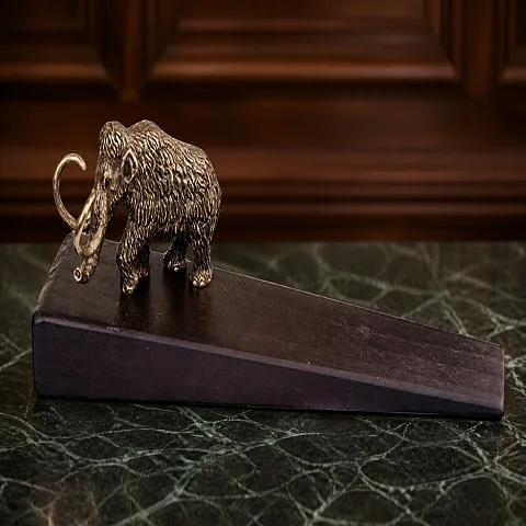 Подставка под дверь «Мамонт» — необычный подарок
