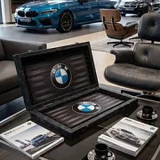 На память: Нарды под стеклом «BMW» — фотография 8