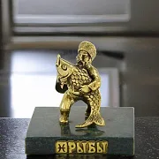Бронзовая статуэтка «Рыбы» со змеевиком в подарок — фотография 1